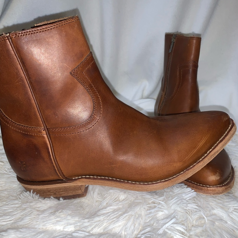 Women’s size 10B FRYE leather boot, worn